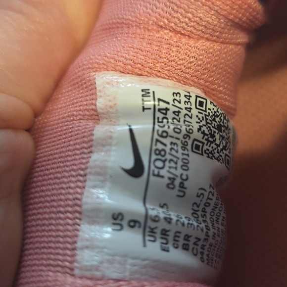 Nike Pegasus 40 Vibrant Purple and Pink Sneakers - Picture 4 of 5